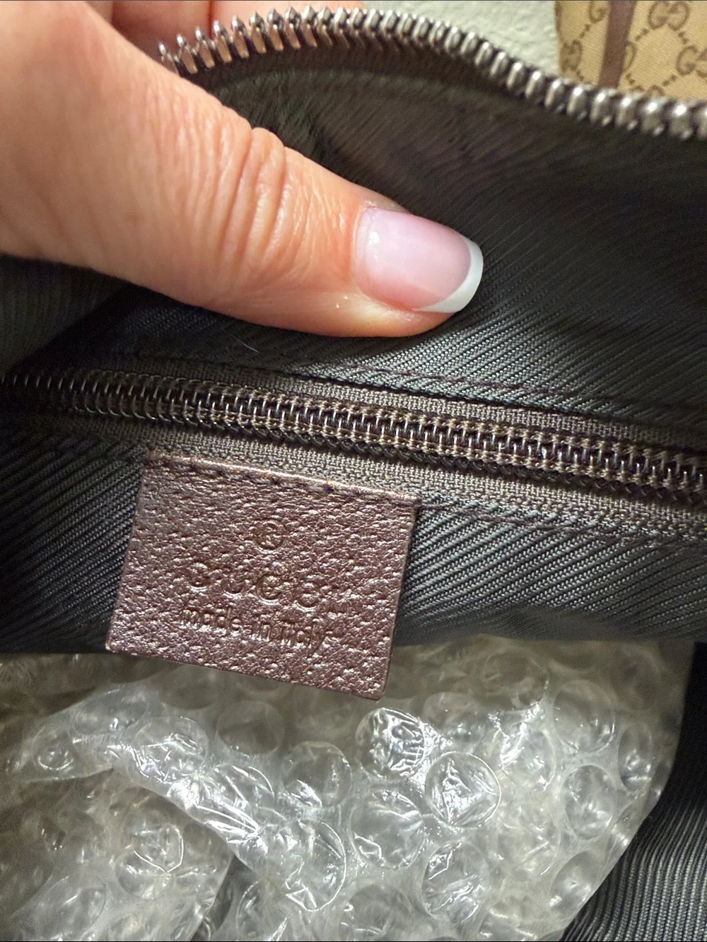Gucci crossbody messenger
